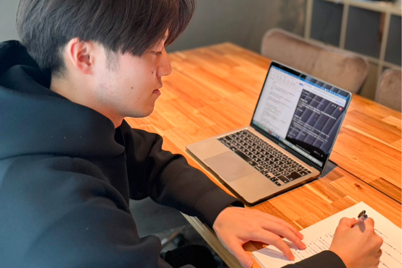 インタビュー イメージ